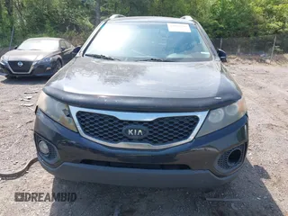 2011 Kia Sorento LX with VIN 5XYKTDA28BG157022, listed as a IAAI auction lot 42061926 with 211,826 mi miles. Bid and sale history available at carsss.com. Image 6.