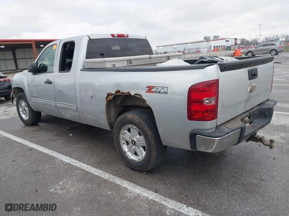 2010 Chevrolet Silverado 1500 LT with VIN 1GCSKSE36AZ117614, listed as a IAAI auction lot 41206928 with 1 mi miles. Bid and sale history available at carsss.com. Image 3.