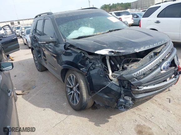 2015 Ford Explorer XLT with VIN 1FM5K7D82FGB48977, listed as a IAAI auction lot 41690886 with 1 mi miles. Bid and sale history available at carsss.com. Image 1.