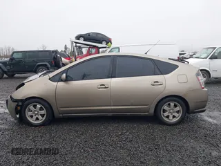 2005 Toyota Prius with VIN JTDKB20U253064323, listed as a IAAI auction lot 41798110 with 207,734 mi miles. Bid and sale history available at carsss.com. Image 14.