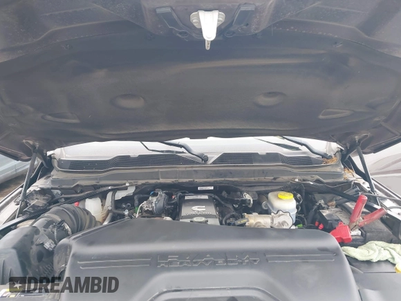 2020 Ram 2500 Laramie z VIN 3C6UR5FL5LG249102, wystawiony jako IAAI lot #41414195 z przebiegiem 42 044 mil mil oraz . Historia ofert i sprzedaży dostępna na DreamBid. Obrazek 10.