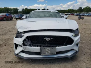 2019 Ford Mustang GT z VIN 1FA6P8CF1K5151669, wystawiony jako Copart lot #55946135 z przebiegiem 109 434 mil mil oraz Czysty tytuł • Clean title. Historia ofert i sprzedaży dostępna na DreamBid. Obrazek 5.
