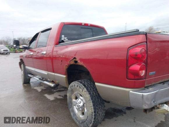 2008 Dodge 2500 SXT z VIN 3D7KS29A88G177984, wystawiony jako IAAI lot #41912878 z przebiegiem 170 780 mil mil oraz . Historia ofert i sprzedaży dostępna na DreamBid. Obrazek 14.