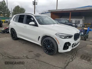 2021 BMW X5 xDrive40i z VIN 5UXCR6C08M9F27126, wystawiony jako Copart lot #51867935 z przebiegiem 16 951 mil mil oraz Szkoda całkowita • Salvage title. Historia ofert i sprzedaży dostępna na DreamBid. Obrazek 4.