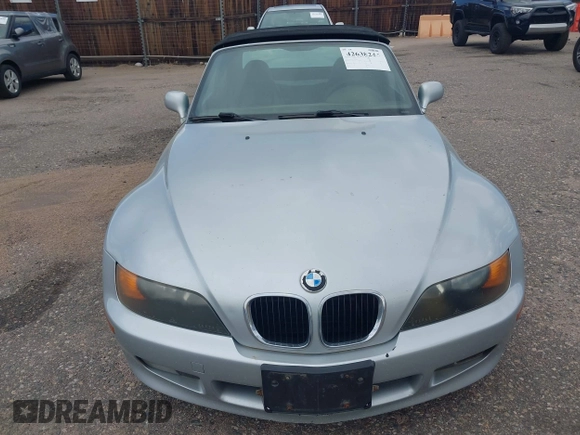 1996 BMW 3 Series Z3 1.9 z VIN 4USCH7323TLB72065, wystawiony jako IAAI lot #42638244 z przebiegiem 188 528 mil mil oraz . Historia ofert i sprzedaży dostępna na DreamBid. Obrazek 6.