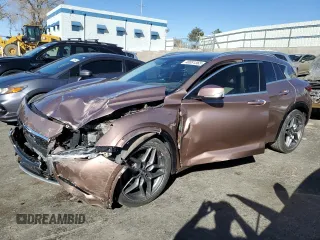 2017 Infiniti QX30 Sport z VIN SJKCH5CP7HA026948, wystawiony jako Copart lot #48031365 z przebiegiem 89 393 mil mil oraz Szkody całkowita. Historia ofert i sprzedaży dostępna na DreamBid. Obrazek 1.