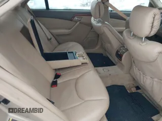 2000 Mercedes-Benz S 320/430/500 z VIN WDBNG70J1YA135236, wystawiony jako IAAI lot #41570953 z przebiegiem Nie podano mil oraz . Historia ofert i sprzedaży dostępna na DreamBid. Obrazek 8.
