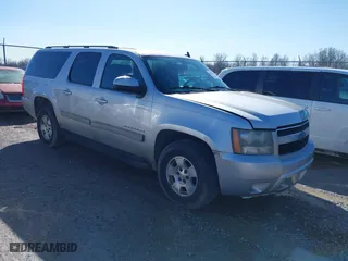 2010 Chevrolet Suburban LS with VIN 1GNUKHE31AR165699, listed as a IAAI auction lot 41509508 with 260,762 mi miles. Bid and sale history available at carsss.com. Image 1.