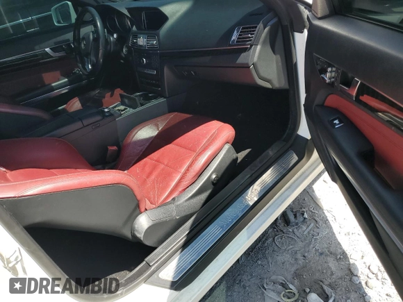 2016 Mercedes-Benz E 400 z VIN WDDKJ6FB4GF332182, wystawiony jako Copart lot #52546835 z przebiegiem 141 910 mil mil oraz Czysty tytuł • Clean title. Historia ofert i sprzedaży dostępna na DreamBid. Obrazek 8.