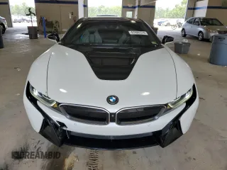 2016 BMW i8 z VIN WBY2Z2C55GV676201, wystawiony jako Copart lot #67888374 z przebiegiem 59 010 mil mil oraz Szkoda całkowita • Salvage title. Historia ofert i sprzedaży dostępna na DreamBid. Obrazek 5.