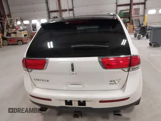 2011 Lincoln MKX with VIN 2LMDJ8JK8BBJ32602, listed as a IAAI auction lot 41967983 with 212,547 mi miles and . Bid and sale history available at carsss.com. Image 16.