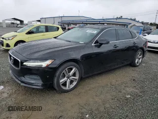 2018 Volvo S90 Momentum with VIN LVY982AK9JP015285, listed as a Copart auction lot 45245925 with 103,705 mi miles and Salvage Title. Bid and sale history available at carsss.com. Image 1.