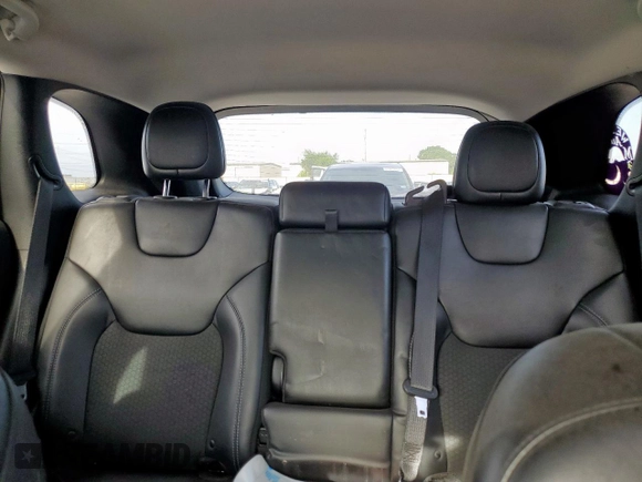 2019 Jeep Cherokee Latitude Plus с VIN 1C4PJLLB6KD439466, выставлен на аукционе Copart как лот 63018355 с пробегом 72 007 миль миль и Списание • Salvage title. История ставок и продаж доступна на DreamBid. Изображение 11.
