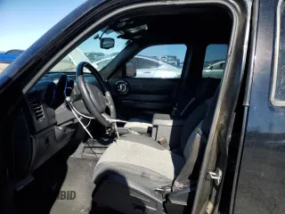 2007 Dodge Nitro SLT with VIN 1D8GU58K57W733434, listed as a Copart auction lot 41758595 with 211,545 mi miles and Clean Title. Bid and sale history available at DreamBid. Image 7.