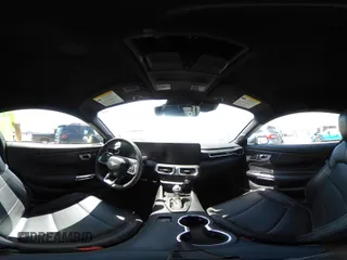 2024 Ford Mustang GT z VIN 1FA6P8CFXR5422836, wystawiony jako IAAI lot #42485136 z przebiegiem 8 437 mil mil oraz . Historia ofert i sprzedaży dostępna na DreamBid. Obrazek 19.