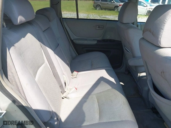 2004 Toyota Highlander with VIN JTEGP21AX40015121, listed as a IAAI auction lot 41994943 with 198,644 mi miles. Bid and sale history available at carsss.com. Image 8.