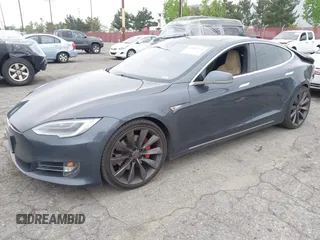 2016 Tesla Model S 90D с VIN 5YJSA1E45GF143853, выставлен на аукционе IAAI как лот 42097333 с пробегом 86 672 миль миль и . История ставок и продаж доступна на DreamBid. Изображение 2.