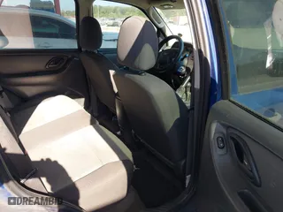 2007 Ford Escape XLS with VIN 1FMYU92Z27KB70443, listed as a IAAI auction lot 42114792 with 231,217 mi miles. Bid and sale history available at carsss.com. Image 8.