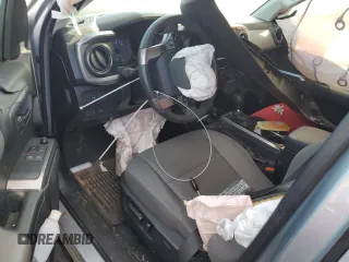 2022 Toyota Tacoma SR z VIN 3TYRZ5CN3NT017224, wystawiony jako Copart lot #44068435 z przebiegiem 11 836 mil mil oraz Szkoda całkowita • Salvage title. Historia ofert i sprzedaży dostępna na DreamBid. Obrazek 8.