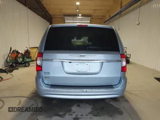 2013 Chrysler Town & Country Touring with VIN 2C4RC1BG8DR689862, listed as a IAAI auction lot 41082531 with 181,447 mi miles. Bid and sale history available at carsss.com. Image 16.