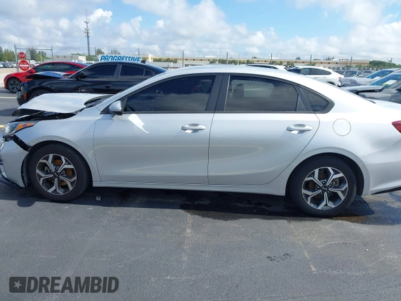 2021 Kia Forte LXS z VIN 3KPF24AD0ME334880, wystawiony jako IAAI lot #42257054 z przebiegiem 159 489 mil mil oraz . Historia ofert i sprzedaży dostępna na DreamBid. Obrazek 14.