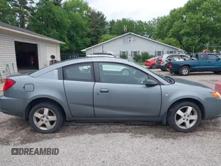 2007 Saturn ION z VIN 1G8AW15B67Z193449, wystawiony jako IAAI lot #42285412 z przebiegiem 166 271 mil mil oraz . Historia ofert i sprzedaży dostępna na DreamBid. Obrazek 14.