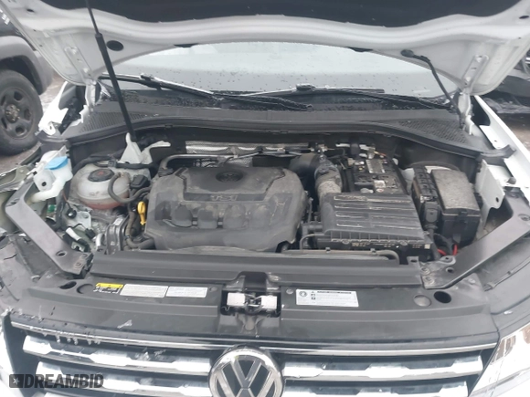 2020 Volkswagen Tiguan SE with VIN 3VV2B7AX2LM086681, listed as a IAAI auction lot 41522520 with 47,862 mi miles. Bid and sale history available at carsss.com. Image 10.