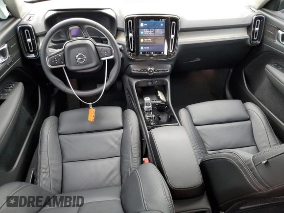 2023 Volvo XC40 Ultimate Dark Theme z VIN YV4L12UX2P2098537, wystawiony jako Copart lot #82546974 z przebiegiem 5 477 mil mil oraz Szkoda całkowita • Salvage title. Historia ofert i sprzedaży dostępna na DreamBid. Obrazek 8.