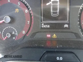 2020 Volkswagen Jetta S z VIN 3VWCB7BU5LM035468, wystawiony jako IAAI lot #41785899 z przebiegiem 69 058 mil mil oraz . Historia ofert i sprzedaży dostępna na DreamBid. Obrazek 15.