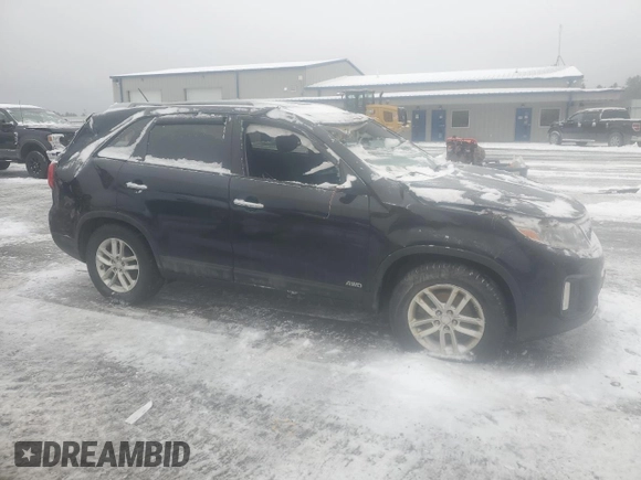 2014 Kia Sorento LX with VIN 5XYKTDA70EG511079, listed as a Copart auction lot 83222574 with 0 mi miles and Salvage Title. Bid and sale history available at carsss.com. Image 4.