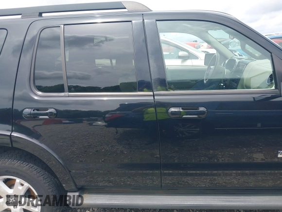 2007 Ford Explorer XLT z VIN 1FMEU73E67UB85924, wystawiony jako IAAI lot #39377653 z przebiegiem 221 298 mil mil oraz . Historia ofert i sprzedaży dostępna na DreamBid. Obrazek 13.