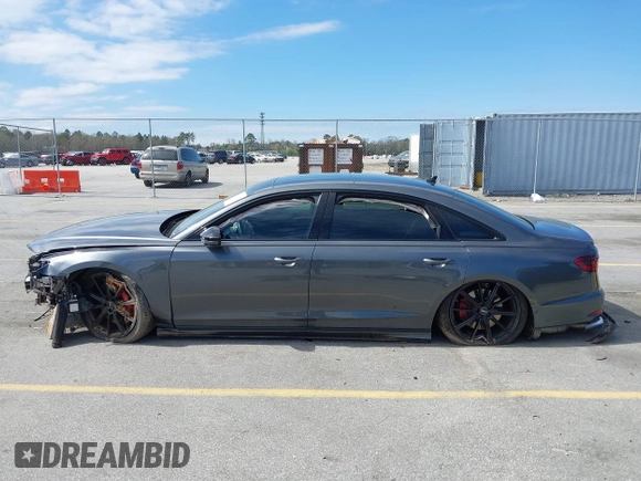 2022 Audi S8 with VIN WAULSAF83NN001905, listed as a IAAI auction lot 41813861 with 18,461 mi miles and . Bid and sale history available at DreamBid. Image 13.