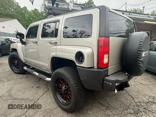 2006 Hummer H3 z VIN 5GTDN136268141339, wystawiony jako Copart lot #57709435 z przebiegiem 93 683 mil mil oraz Tytuł czysty. Historia ofert i sprzedaży dostępna na DreamBid. Obrazek 3.