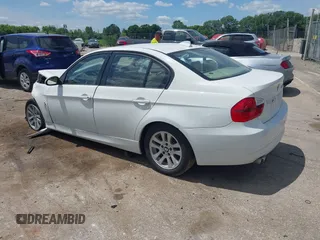 2006 BMW 3 Series 325xi with VIN WBAVD13556KV10507, listed as a IAAI auction lot 42515516 with 159,034 mi miles and . Bid and sale history available at DreamBid. Image 3.