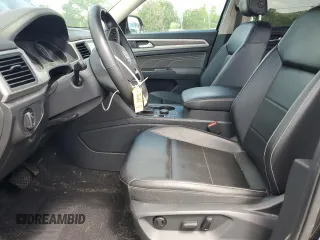 2021 Volkswagen Atlas SE z VIN 1V2HR2CA2MC564468, wystawiony jako Copart lot #61469925 z przebiegiem 69 794 mil mil oraz Szkoda całkowita • Salvage title. Historia ofert i sprzedaży dostępna na DreamBid. Obrazek 7.