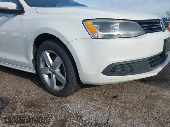 2013 Volkswagen Jetta TDI w/Premium with VIN 3VWLL7AJ6DM422102, listed as a IAAI auction lot 41956935 with 143,385 mi miles and . Bid and sale history available at DreamBid. Image 15.