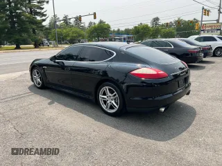 2011 Porsche Panamera S z VIN WP0AB2A79BL062682, wystawiony jako Copart lot #59931365 z przebiegiem 140 499 mil mil oraz Czysty tytuł • Clean title. Historia ofert i sprzedaży dostępna na DreamBid. Obrazek 3.