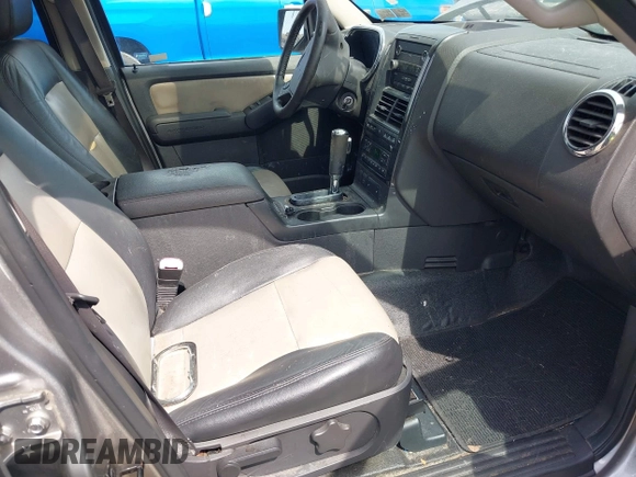 2008 Ford Explorer Sport Trac Limited z VIN 1FMEU53E98UA30872, wystawiony jako IAAI lot #42141954 z przebiegiem 490 770 mil mil oraz . Historia ofert i sprzedaży dostępna na DreamBid. Obrazek 5.