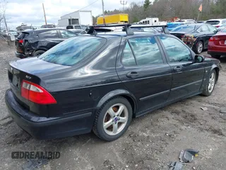 2005 Saab 9-5 Aero with VIN YS3EH49G353510718, listed as a IAAI auction lot 42031682 with 152,877 mi miles. Bid and sale history available at carsss.com. Image 4.