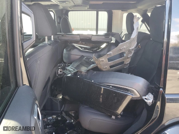 2019 Jeep Wrangler Unlimited Sahara Altitude with VIN 1C4HJXEG2KW588286, listed as a Copart auction lot 49374775 with 43,204 mi miles and Salvage Title. Bid and sale history available at carsss.com. Image 11.