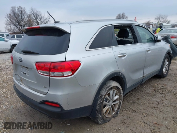 2018 Kia Sorento LX V6 with VIN 5XYPGDA54JG368009, listed as a IAAI auction lot 41986830 with 110,478 mi miles. Bid and sale history available at carsss.com. Image 4.