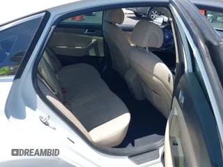 2016 Hyundai Sonata SE z VIN 5NPE24AF1GH412788, wystawiony jako IAAI lot #42391777 z przebiegiem 129 363 mil mil oraz . Historia ofert i sprzedaży dostępna na DreamBid. Obrazek 8.