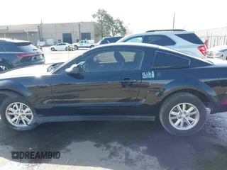 2008 Ford Mustang Deluxe with VIN 1ZVHT80N085138945, listed as a IAAI auction lot 41820988 with 127,880 mi miles. Bid and sale history available at carsss.com. Image 14.