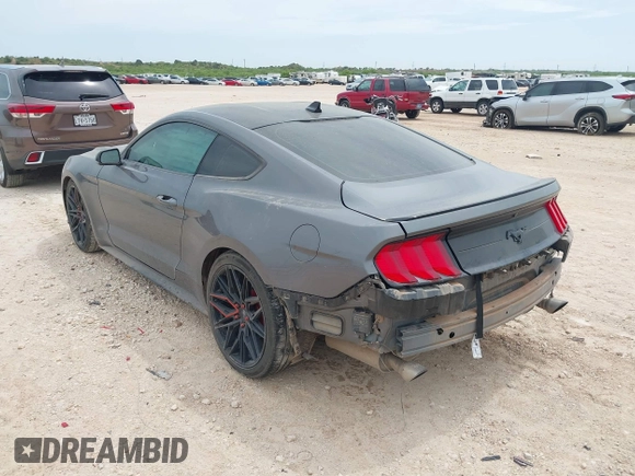 2022 Ford Mustang EcoBoost z VIN 1FA6P8TH2N5139990, wystawiony jako IAAI lot #42259683 z przebiegiem 62 580 mil mil oraz . Historia ofert i sprzedaży dostępna na DreamBid. Obrazek 3.