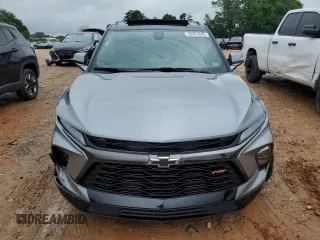 2024 Chevrolet Blazer RS z VIN 3GNKBERS9RS190172, wystawiony jako Copart lot #56324245 z przebiegiem 19 171 mil mil oraz Szkody całkowita. Historia ofert i sprzedaży dostępna na DreamBid. Obrazek 5.