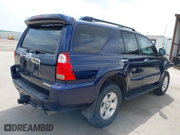 2007 Toyota 4Runner SR5 with VIN JTEZU14R070088127, listed as a IAAI auction lot 41938132 with 289,180 mi miles. Bid and sale history available at carsss.com. Image 4.