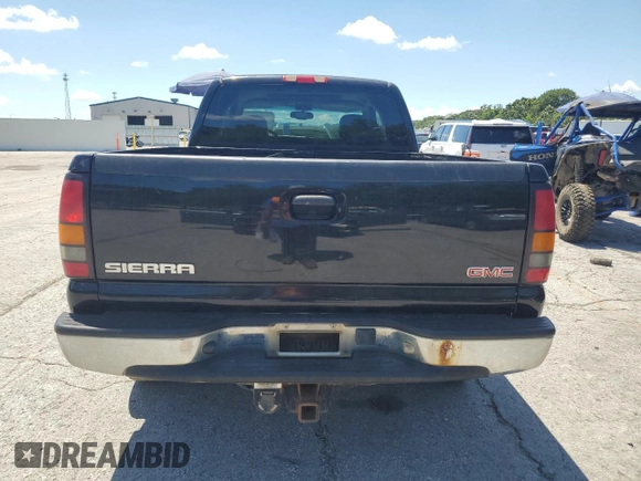 2005 GMC Sierra 1500 SLE z VIN 2GTEK19B151283840, wystawiony jako Copart lot #63854695 z przebiegiem 169 130 mil mil oraz Czysty tytuł • Clean title. Historia ofert i sprzedaży dostępna na DreamBid. Obrazek 6.