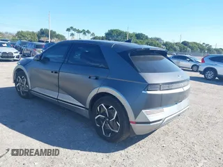 2024 Hyundai Ioniq 5 Limited z VIN KM8KR4DE2RU253057, wystawiony jako IAAI lot #41444014 z przebiegiem 6 185 mil mil oraz . Historia ofert i sprzedaży dostępna na DreamBid. Obrazek 3.