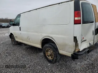 2005 GMC Savana Cargo Van with VIN 1GTGG25V851115411, listed as a Copart auction lot 86377384 with 353,059 mi miles and Salvage Title. Bid and sale history available at carsss.com. Image 2.