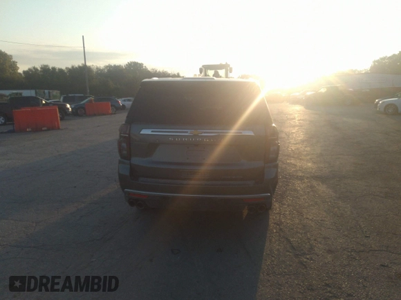 2023 Chevrolet Suburban Premier z VIN 1GNSKFKD8PR305863, wystawiony jako IAAI lot #37536455 z przebiegiem 13 765 mil mil oraz . Historia ofert i sprzedaży dostępna na DreamBid. Obrazek 16.